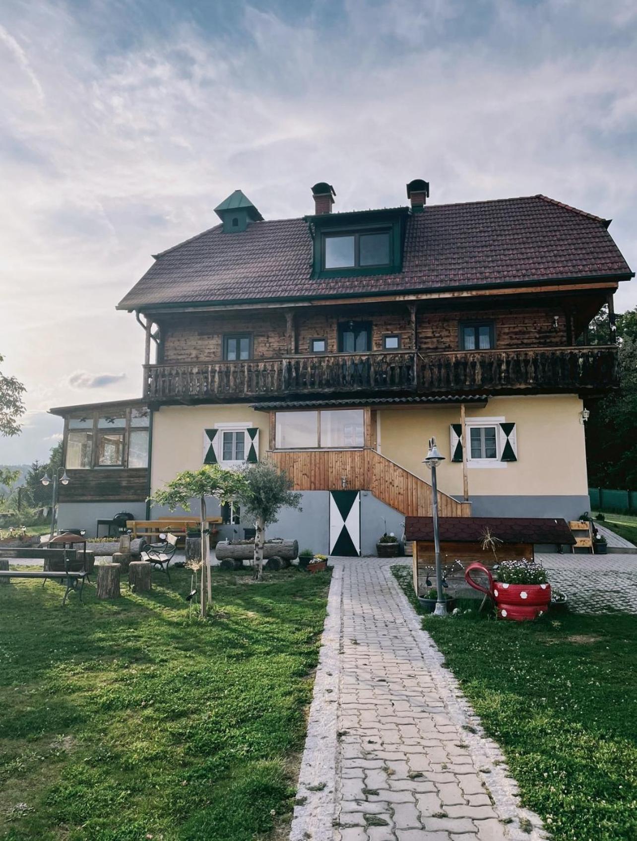 Uriges Bauernhaus Mit Blick Auf Graz Apartment Exterior photo